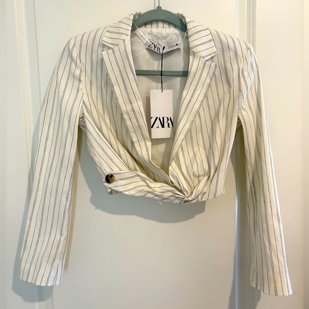 Zara Women's Cream Pinstripe Twist Blazer size XS NWT